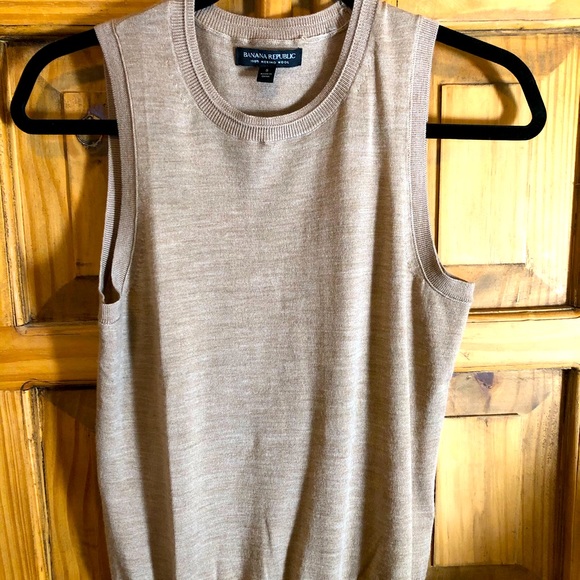 Banana Republic Sweaters - Banana Republic 100% Merino wool sweater